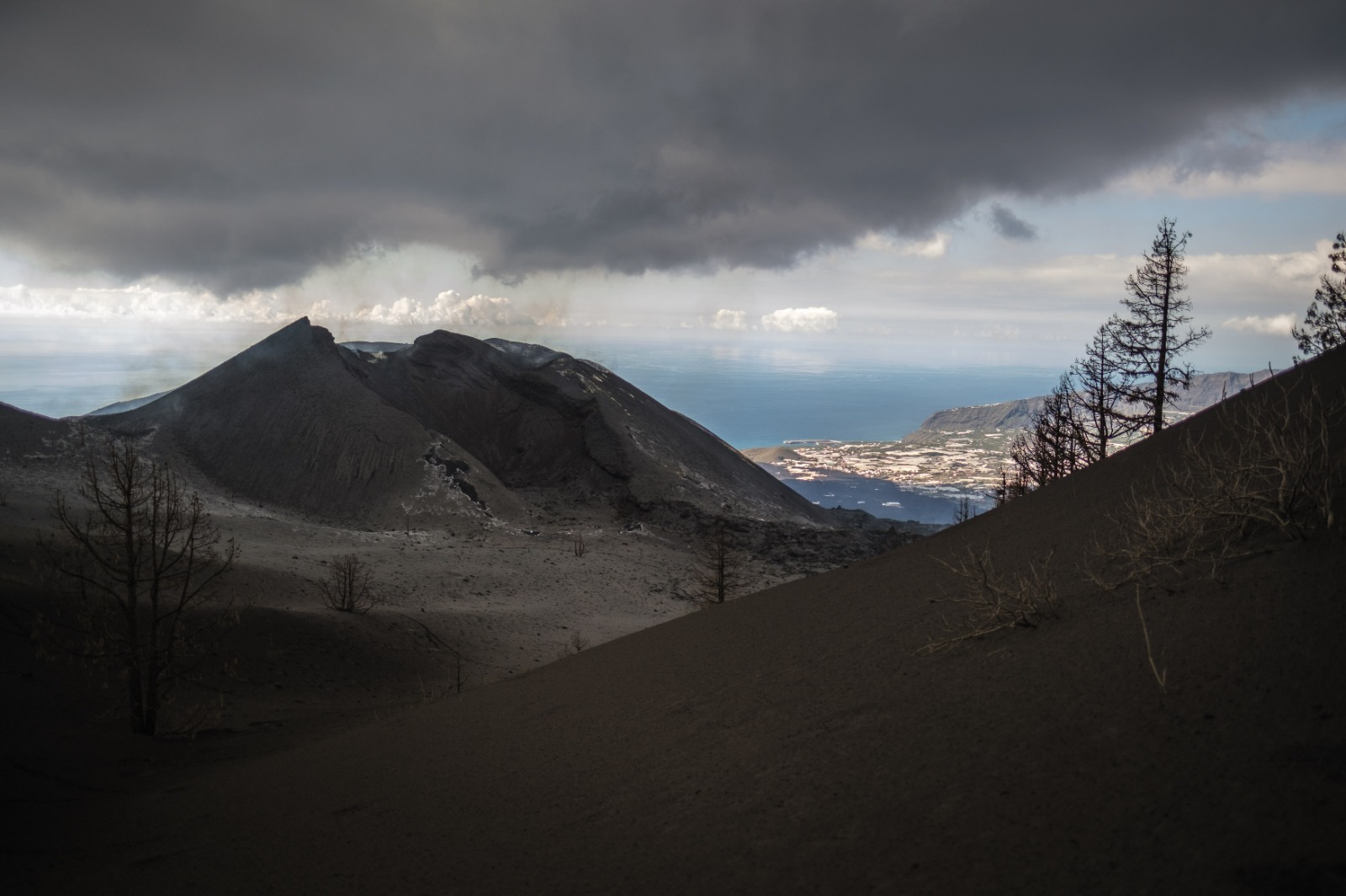 This photo shows the post-eruptive state of Tajogaite. Sourced from Gobierno de Canarias (2022).